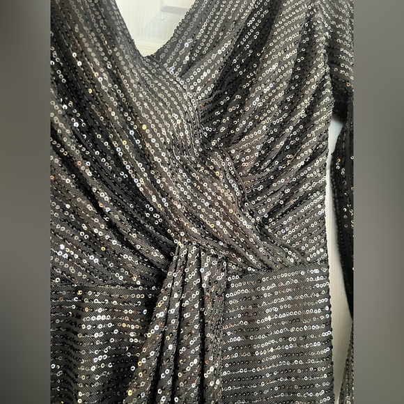 Elegant Black Sequin Dress - Picture 3 of 5